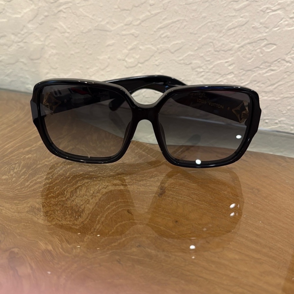 Louis Vuitton Black Bold Square Sunglasses